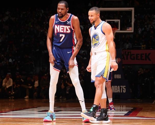 但仍表现出 但仍表现出