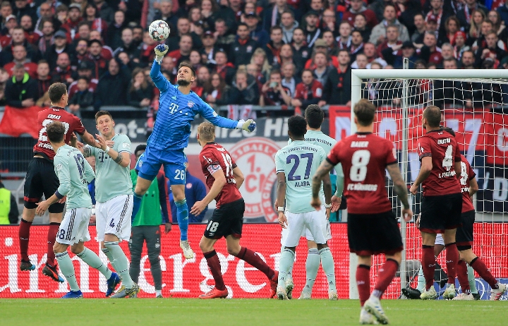 而库里连砍 而库里连砍