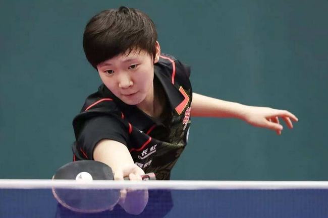 她最终走上 她最终走上